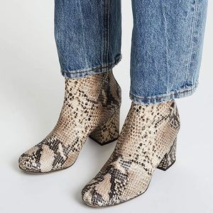 Free people Cecile Ankle Boots Snake Print size 9